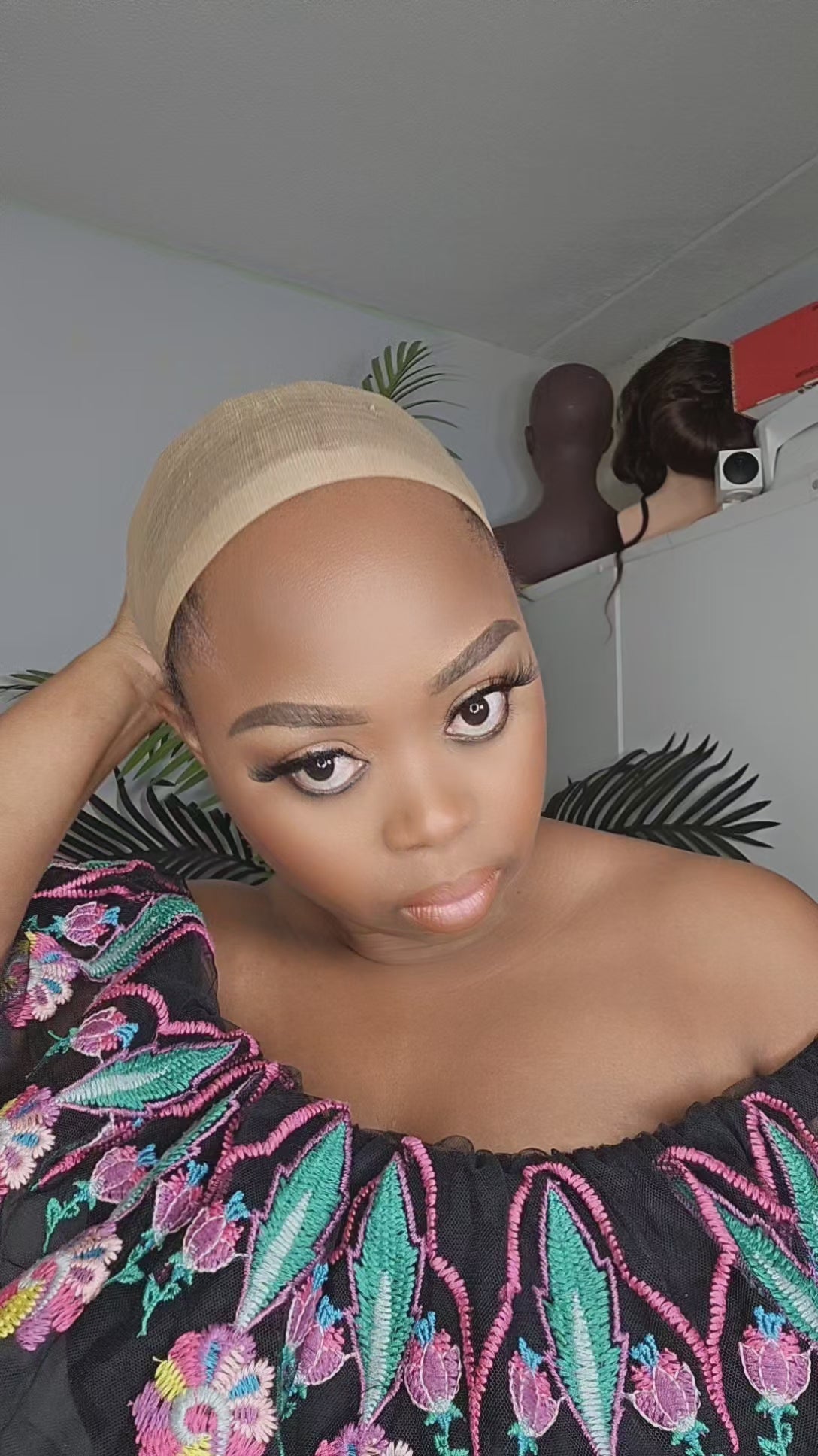 KINKY CURLY BOB